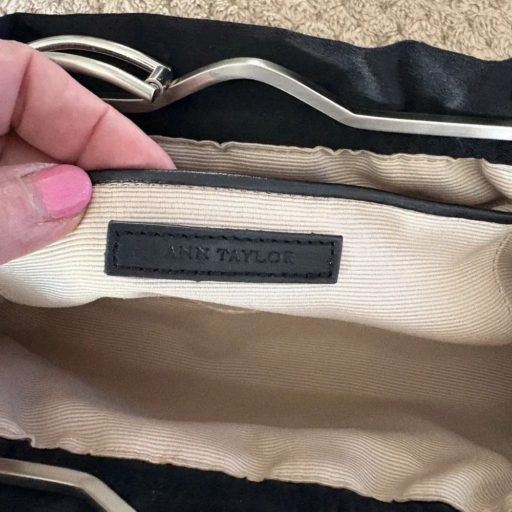 VINTAGE STYLE ANN TAYLOR BLACK GENUINE LEATHER FRAMED HANDBAG PURSE CLUTCH